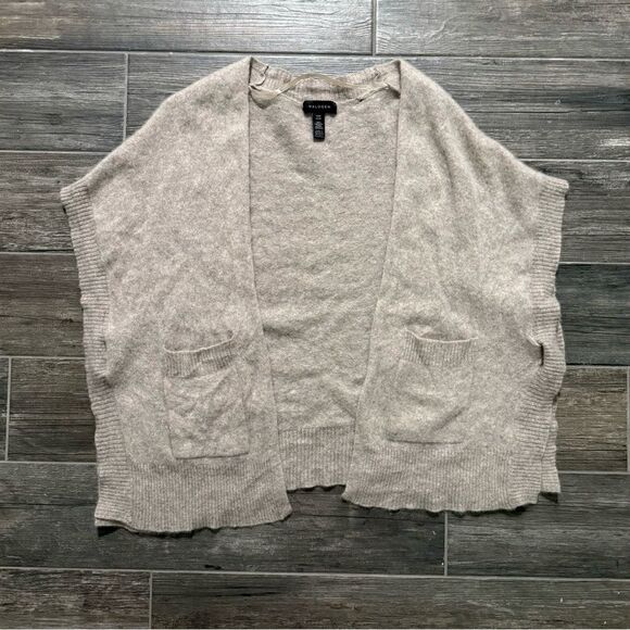 Halogen 100% Cashmere Cape with Pockets - One Size - Picture 6 of 7